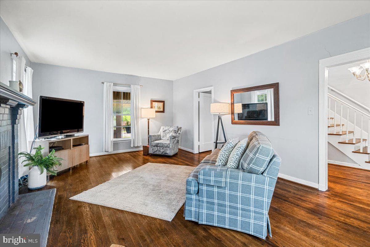 1606 N Market Street photo 6