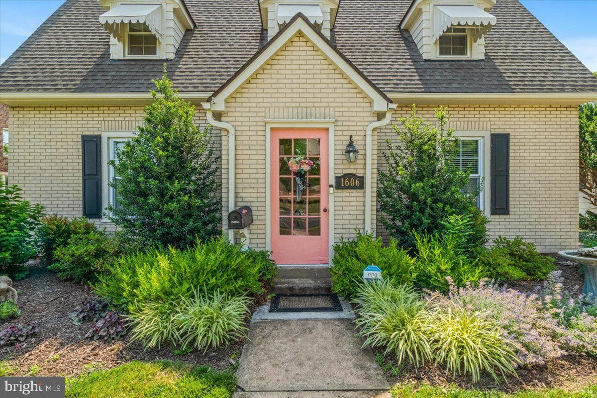 1606 N Market Street photo 61