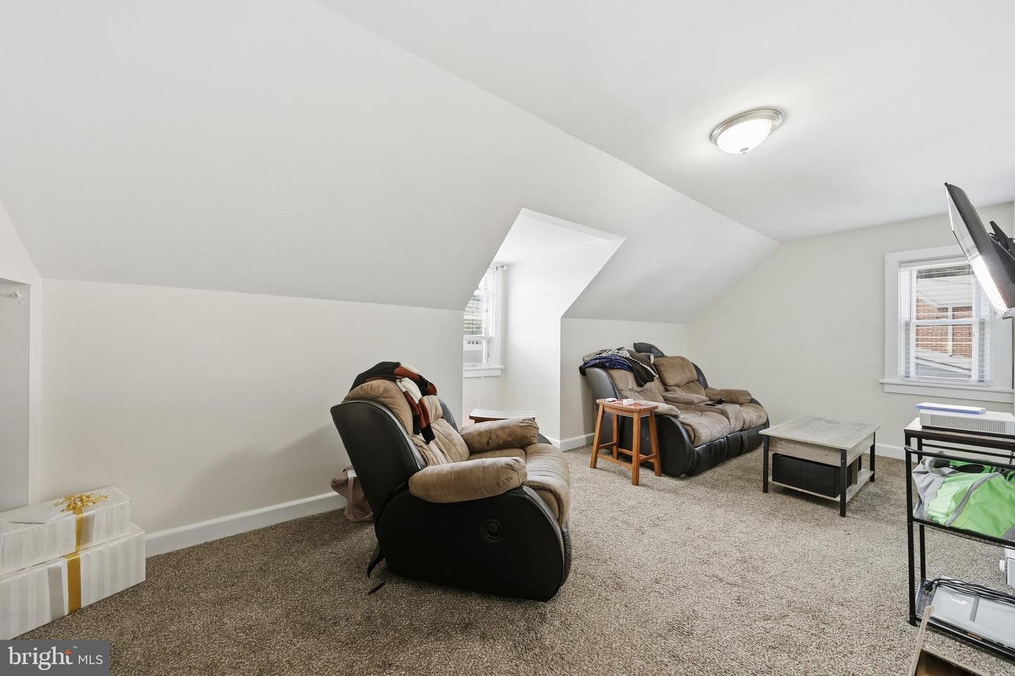 624 Military Road photo 36