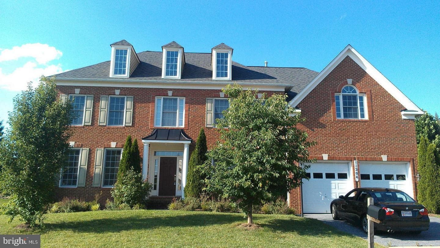 11204 Yardley Place E photo 1