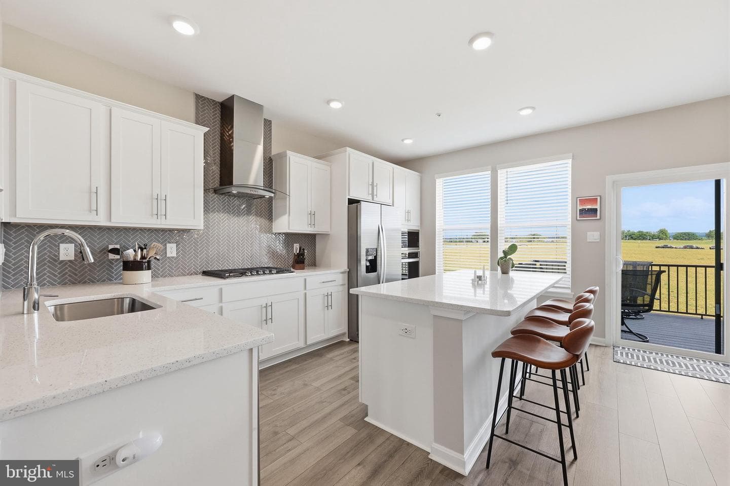 486 Tiller Street photo 14