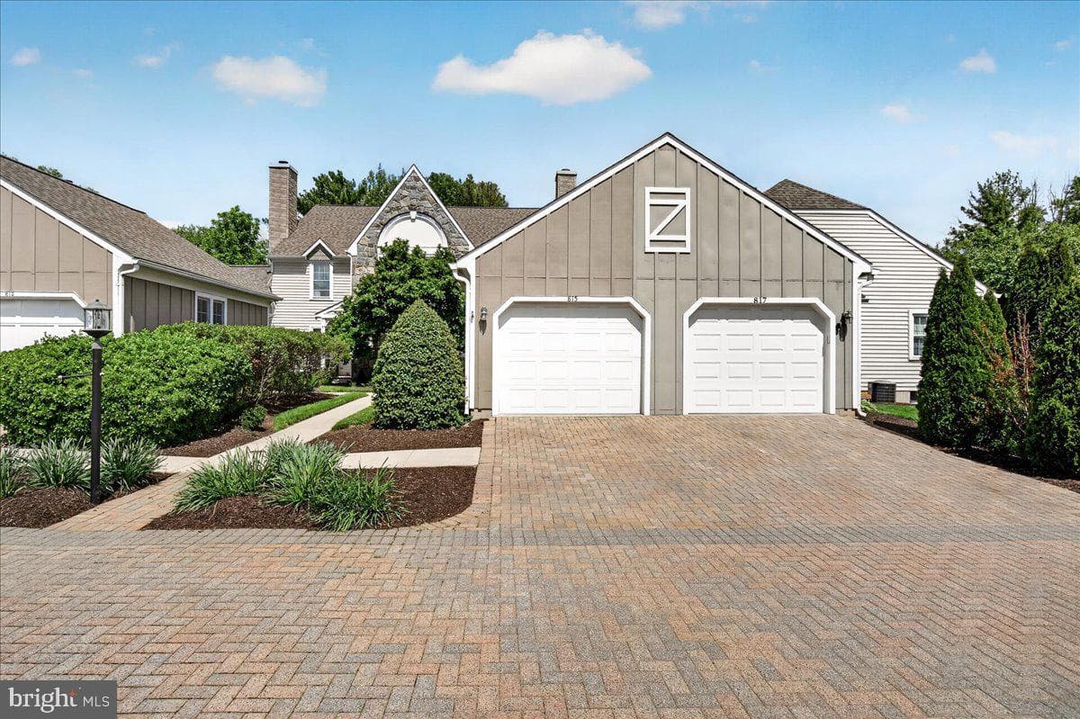 815 Dunbrooke Court photo 3