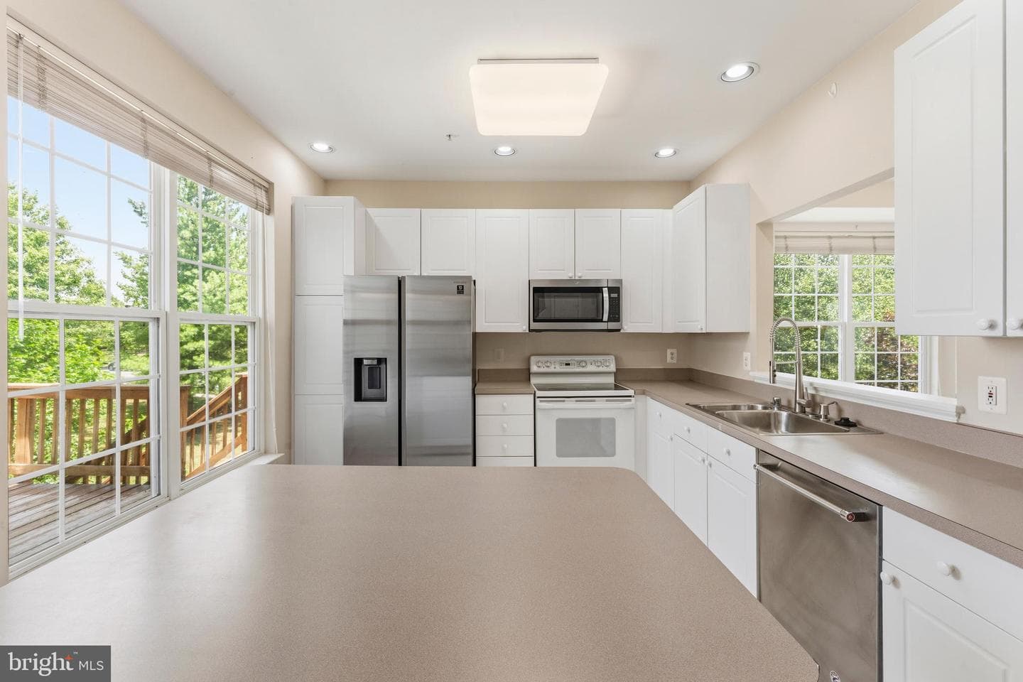 218 Harpers Way photo 10