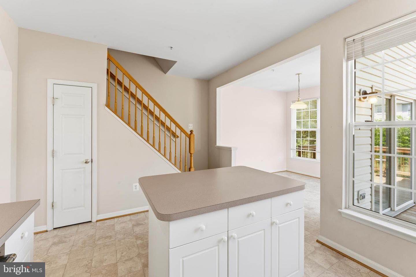 218 Harpers Way photo 16