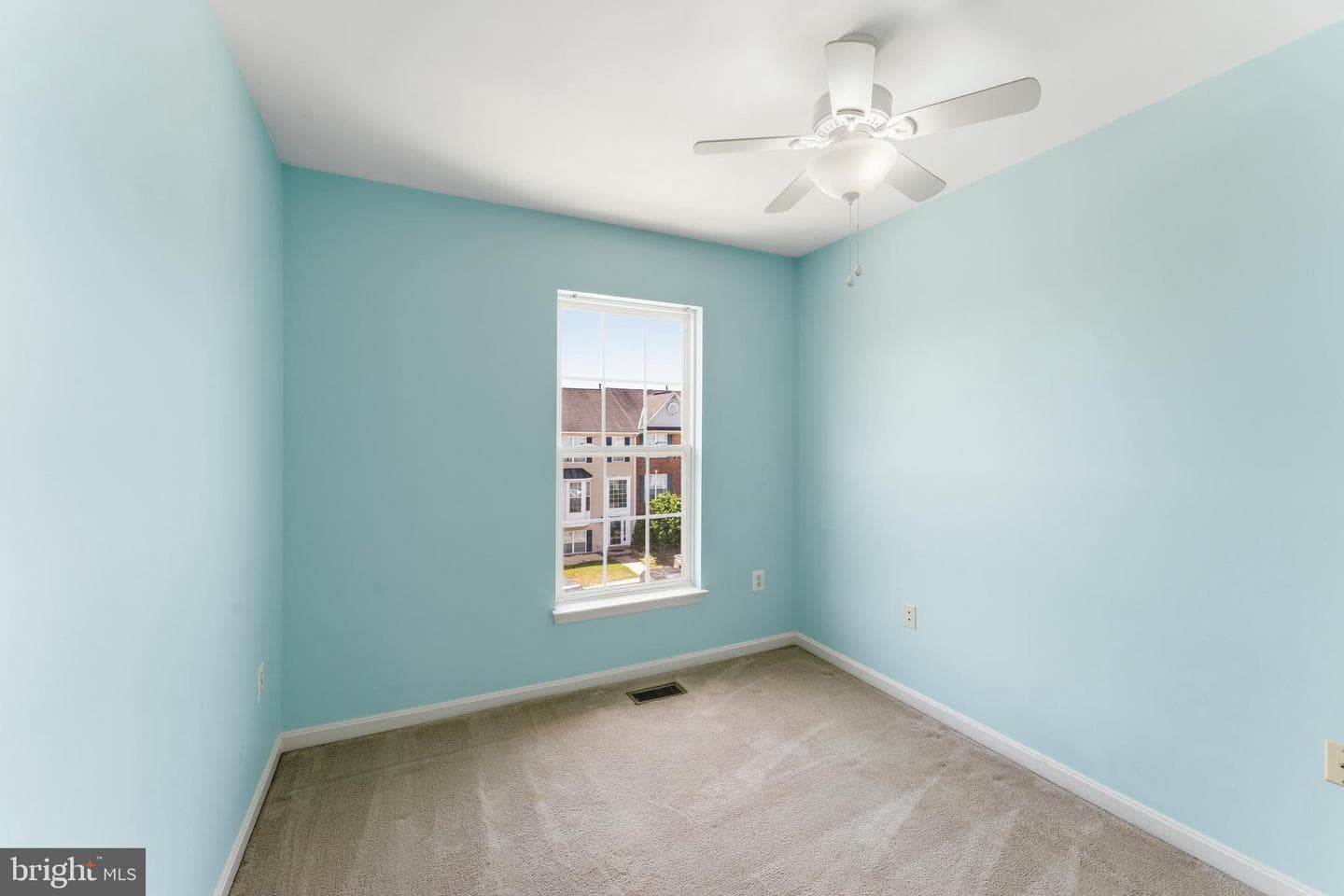 218 Harpers Way photo 26