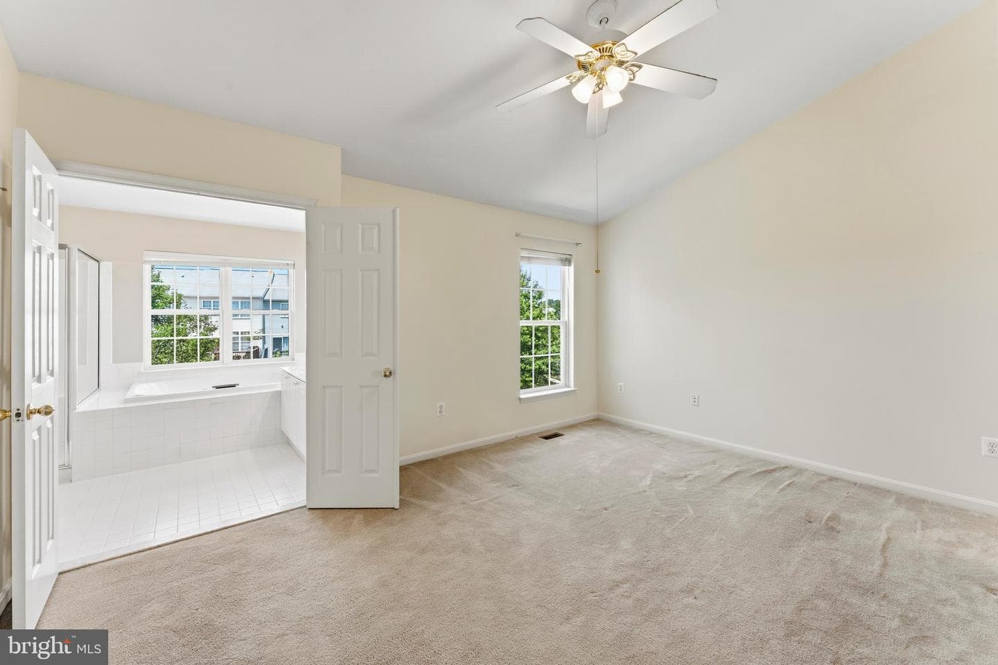 218 Harpers Way photo 31