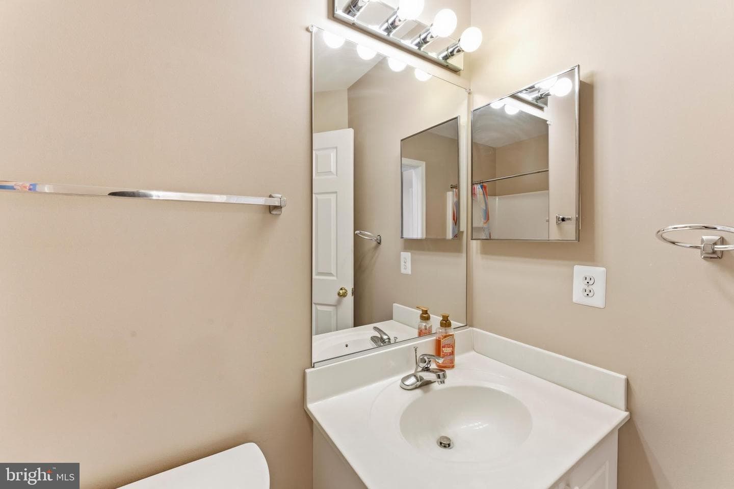 218 Harpers Way photo 41