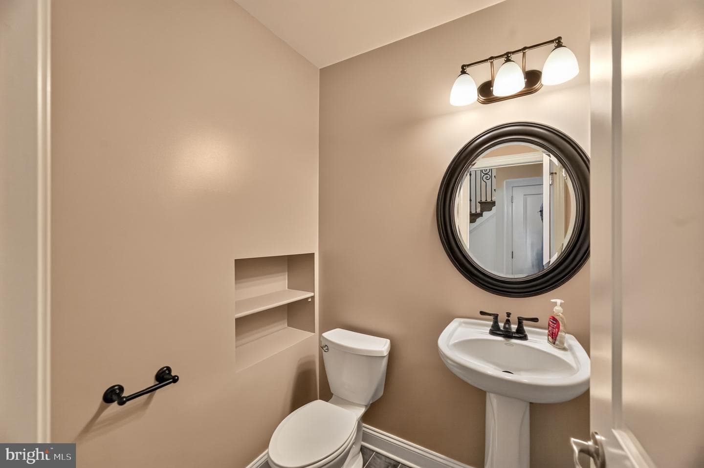 8711 Chestnut Grove Road photo 7