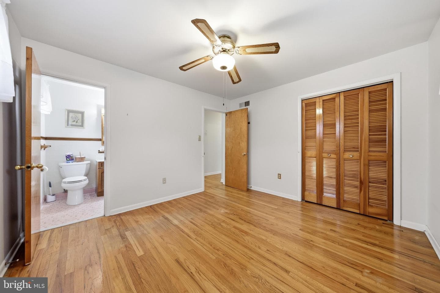 2 James Street photo 25
