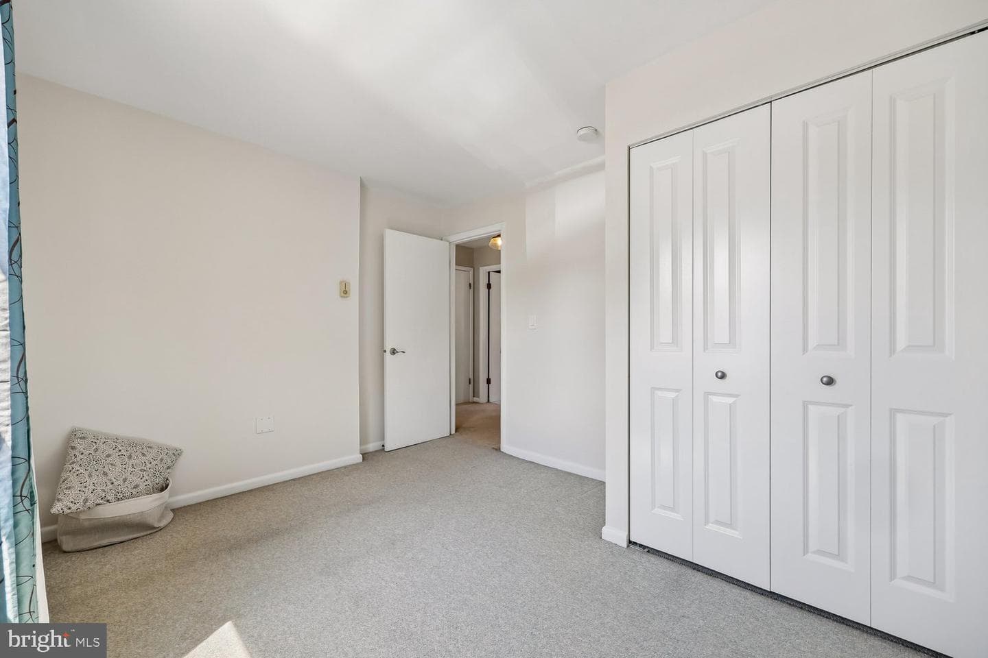 74 Oxford Court photo 34