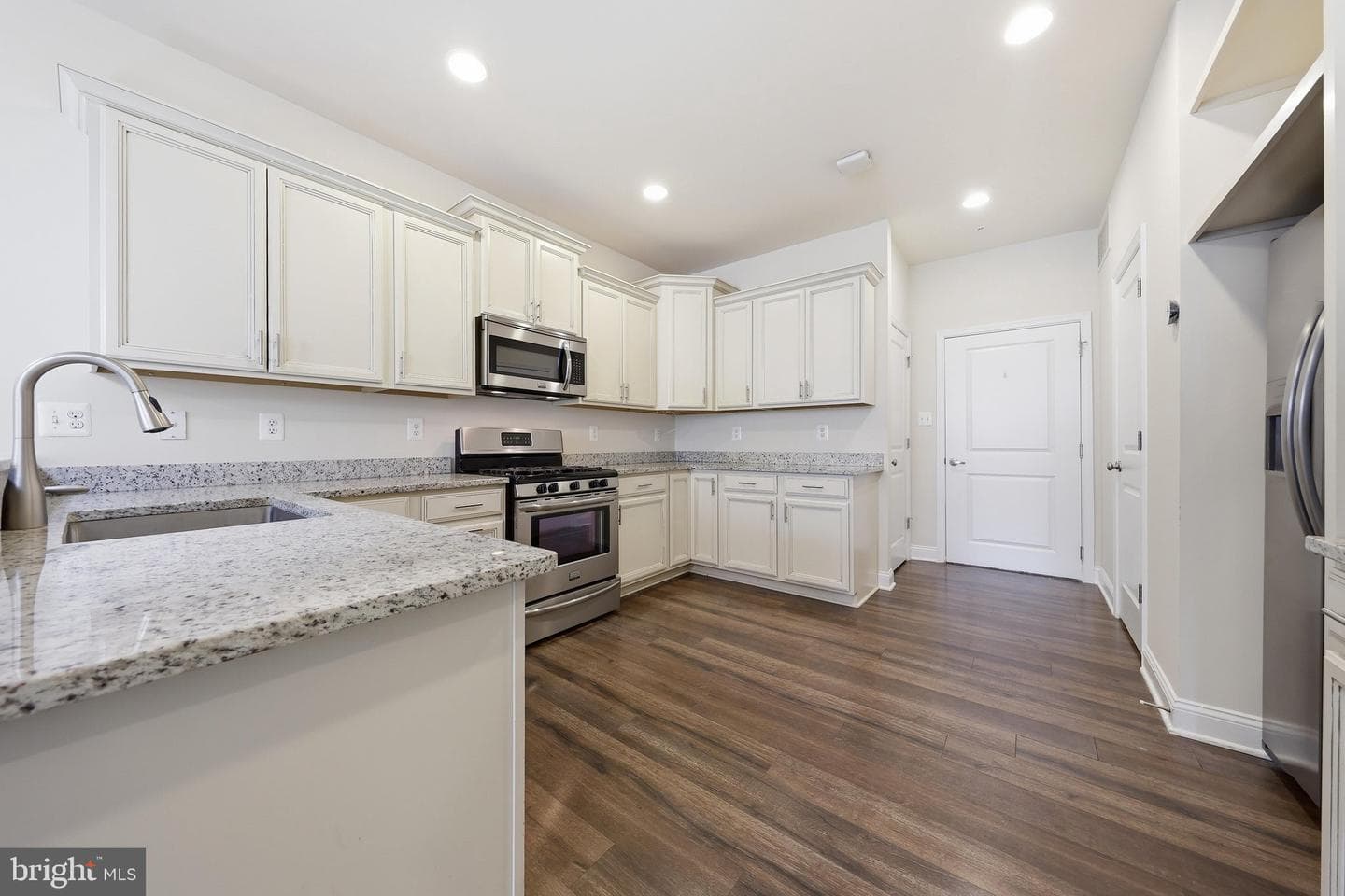 5017 Judicial Way photo 10