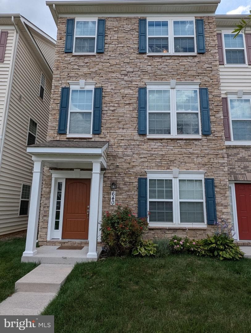 640 Blandwood Road photo 1