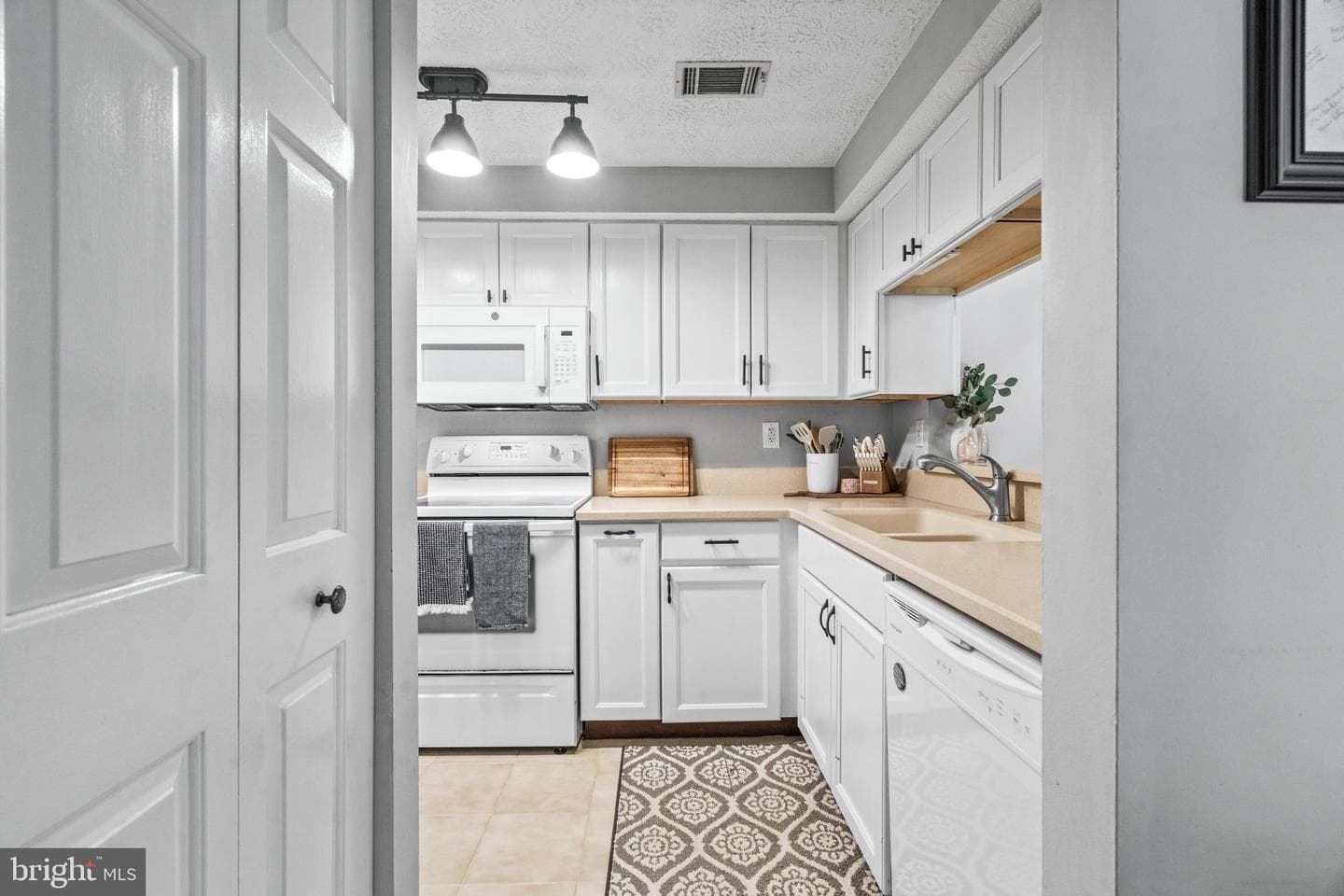 805 Stratford Way #1200c photo 15