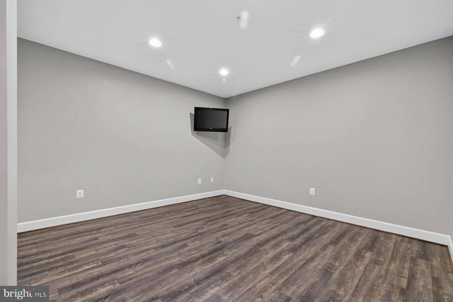 9754 Wyndham Drive photo 45