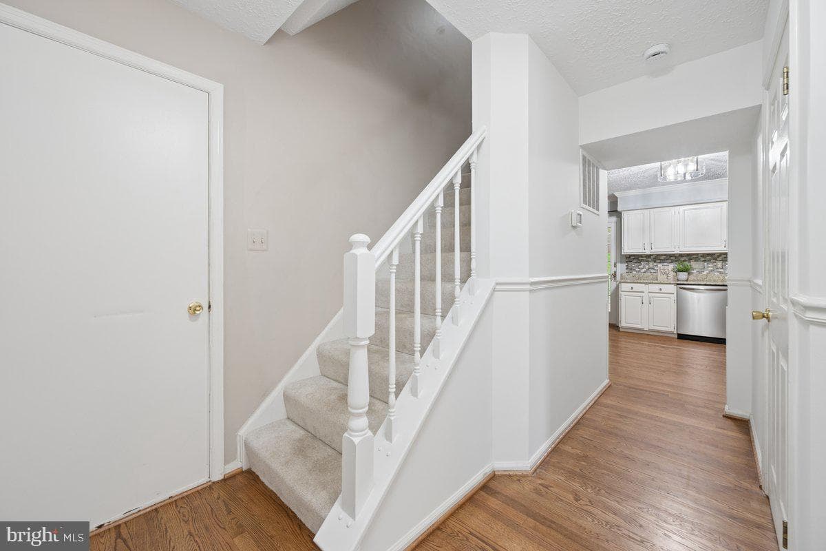 6396 Devonshire Lane photo 18