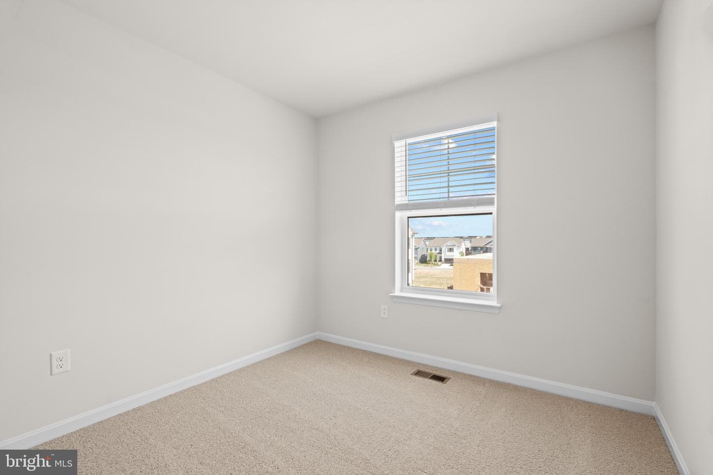 237 Moonroe Avenue photo 32
