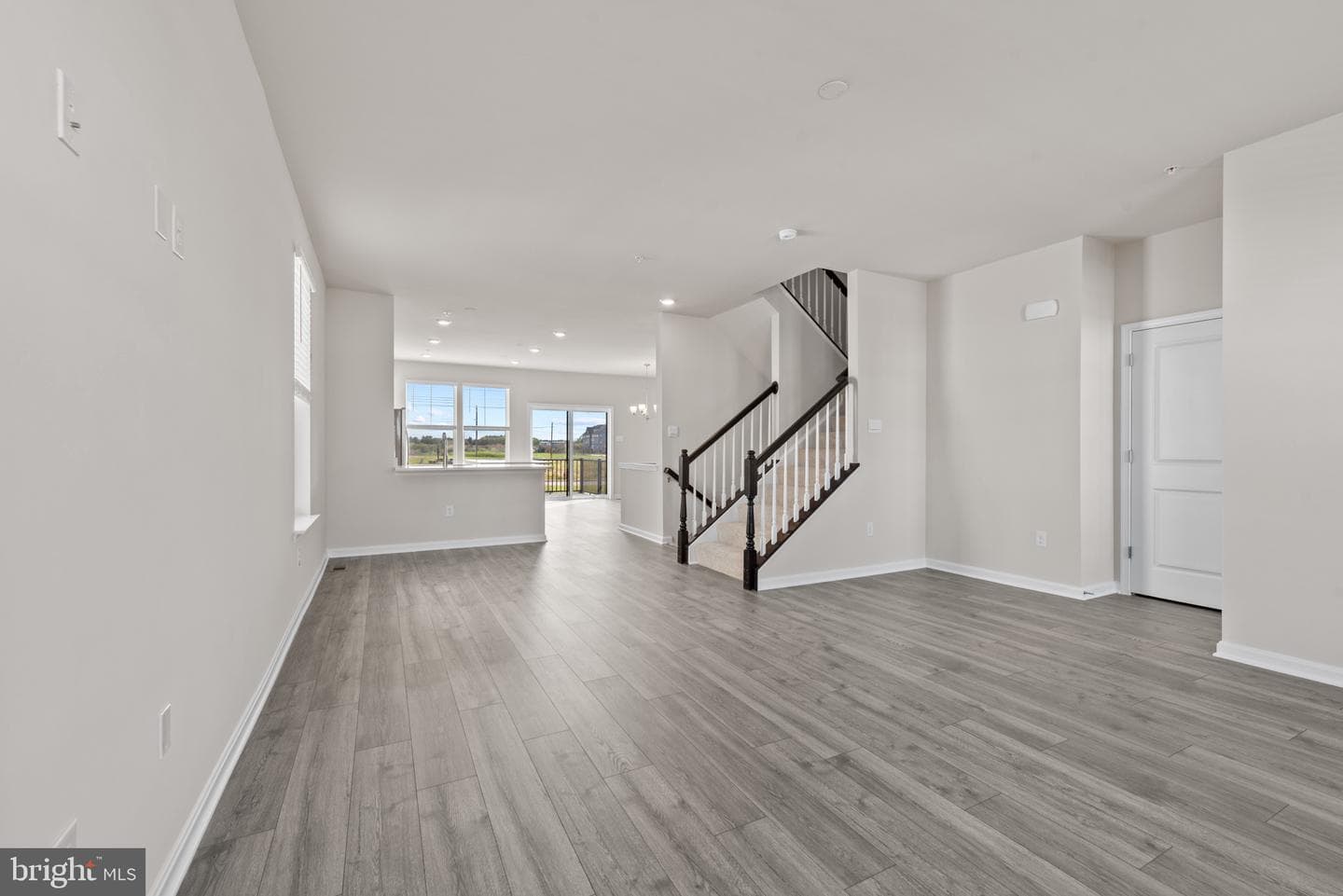 341 Ensemble Way photo 19