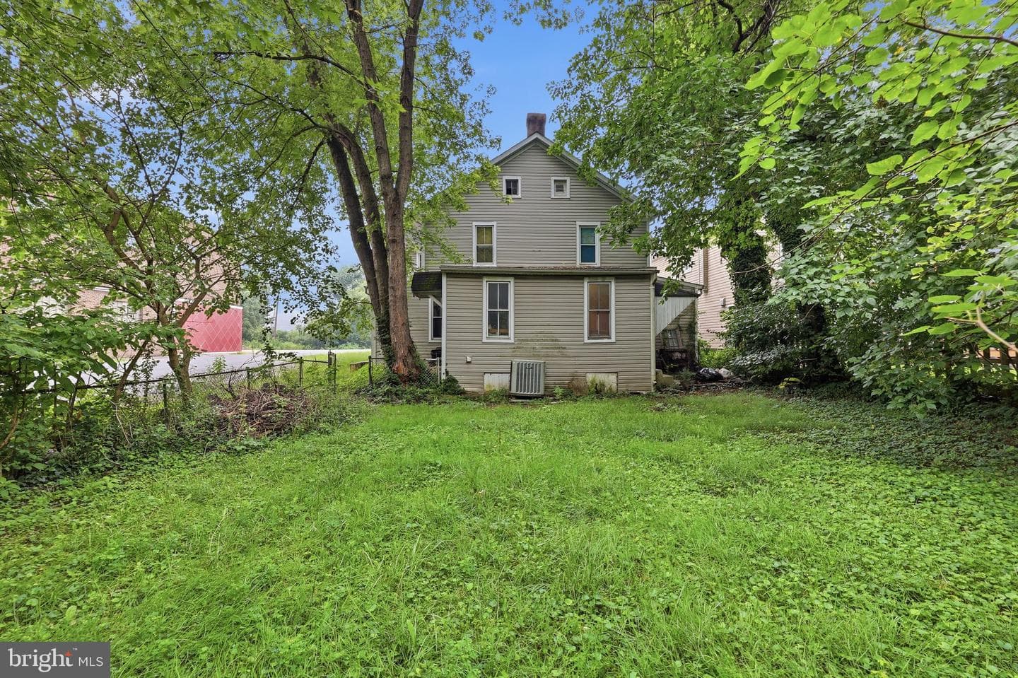 323 E Potomac Street photo 48