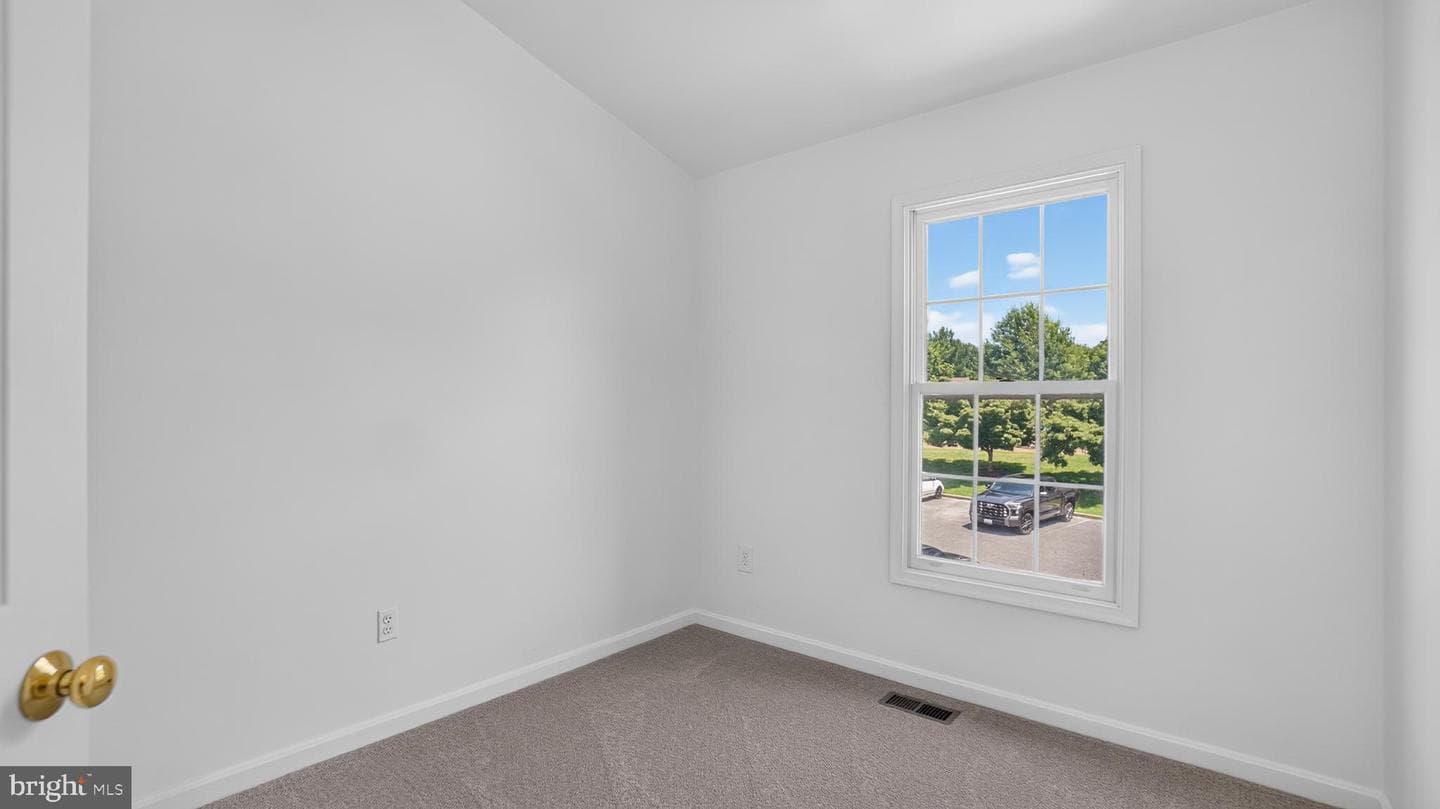 6632 Commodore Court photo 21