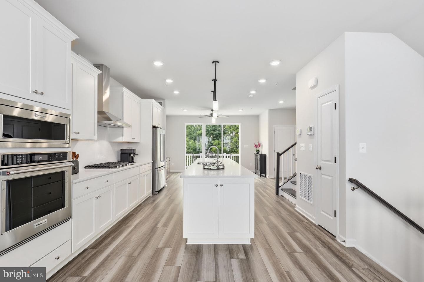 2128 Peace Lily Lane photo 9