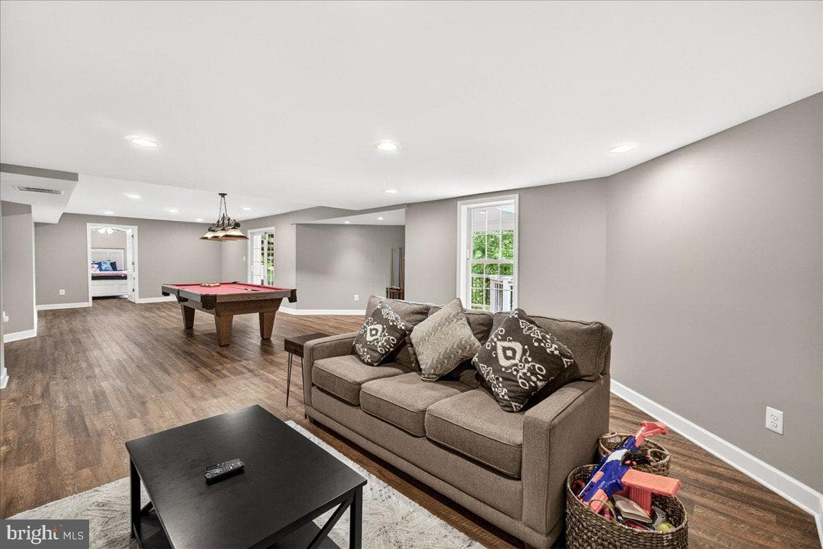 9710 Woodfield Court photo 47