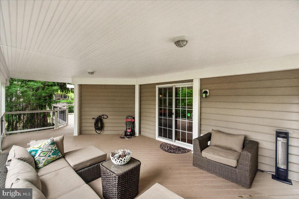 9710 Woodfield Court photo 60