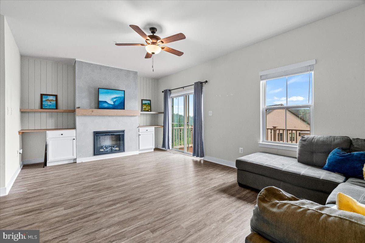 6116 Goshawk Street photo 11