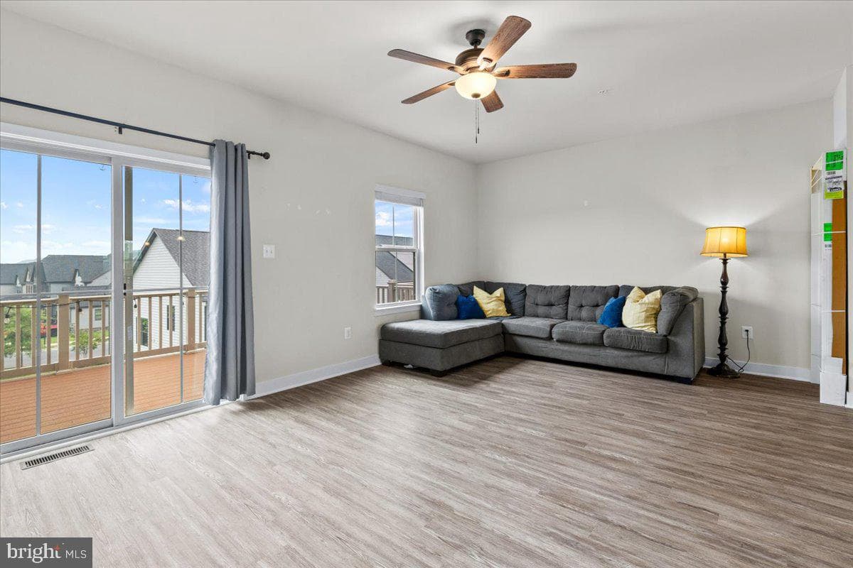 6116 Goshawk Street photo 13