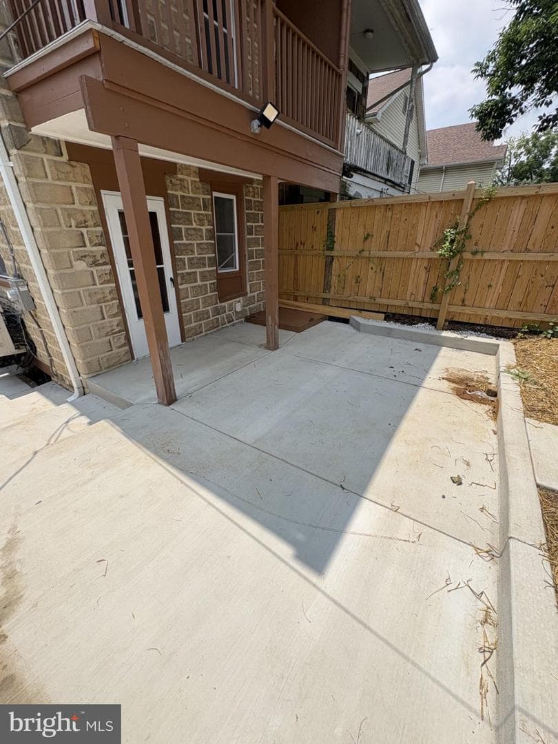 223 E 5th Street photo 29