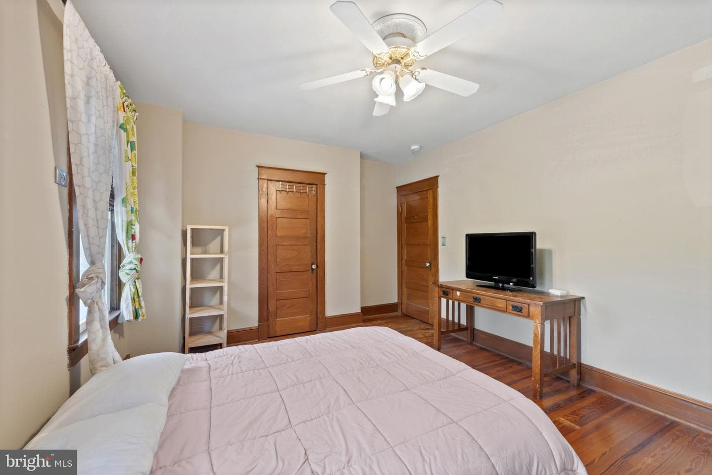 24 College Avenue photo 20