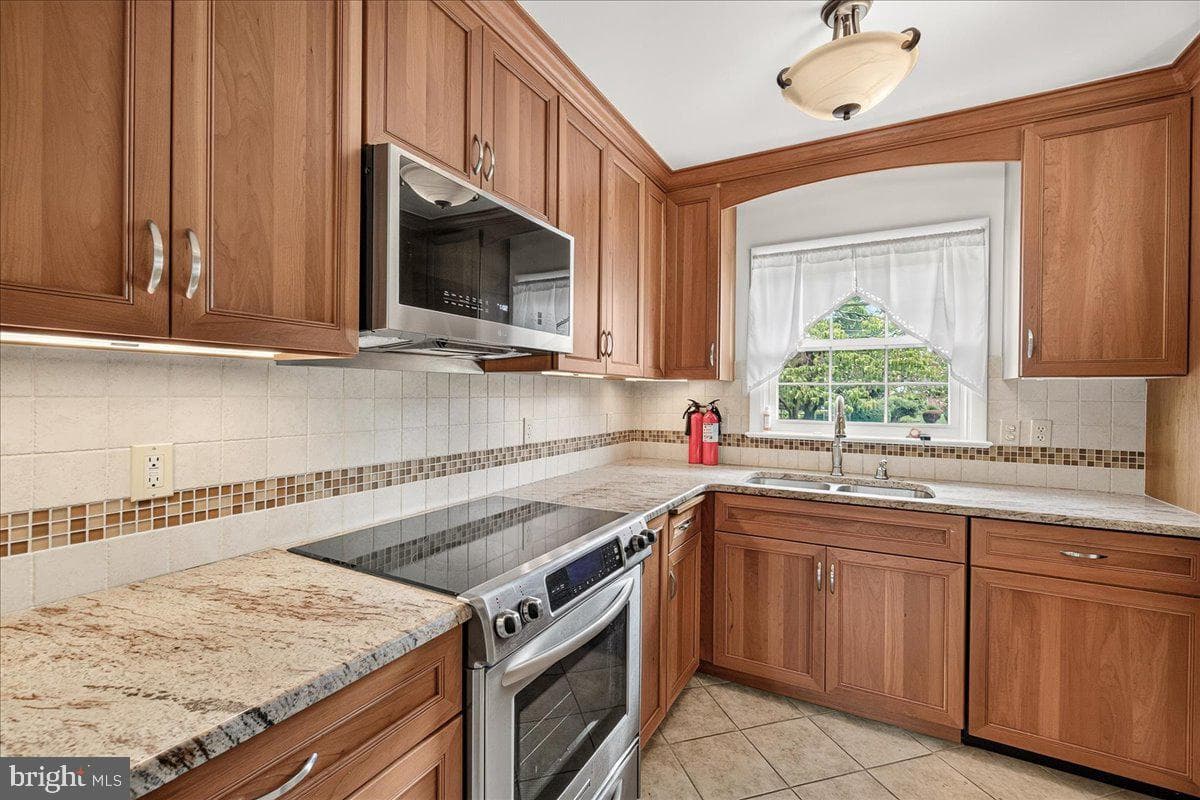 7910 Edgewood Farm Road photo 19