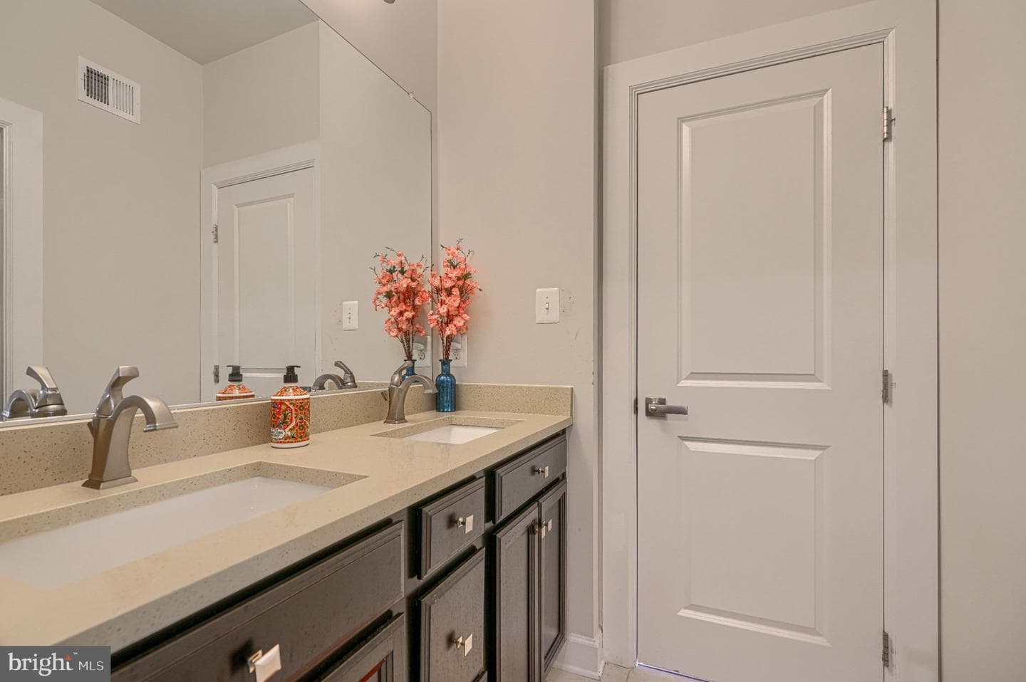 7142 Starmount Way photo 45