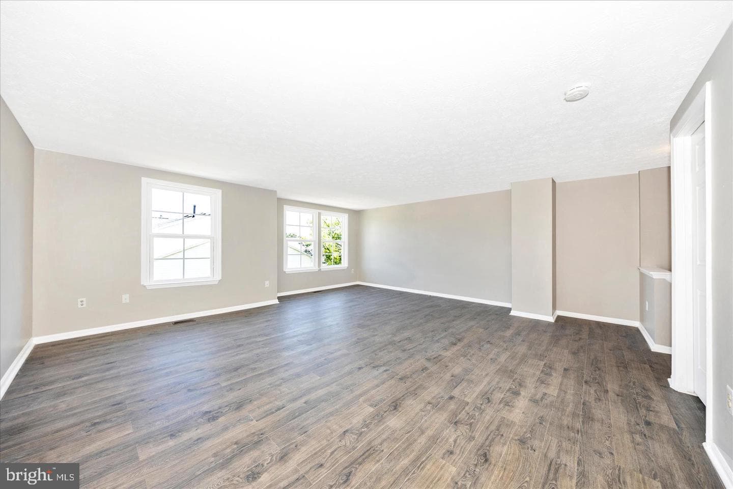 572 Hollyberry Way photo 18