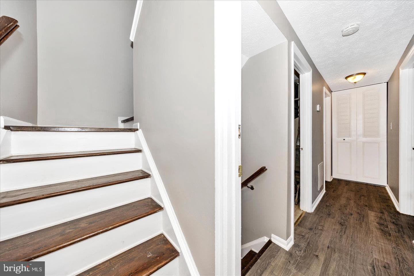572 Hollyberry Way photo 23