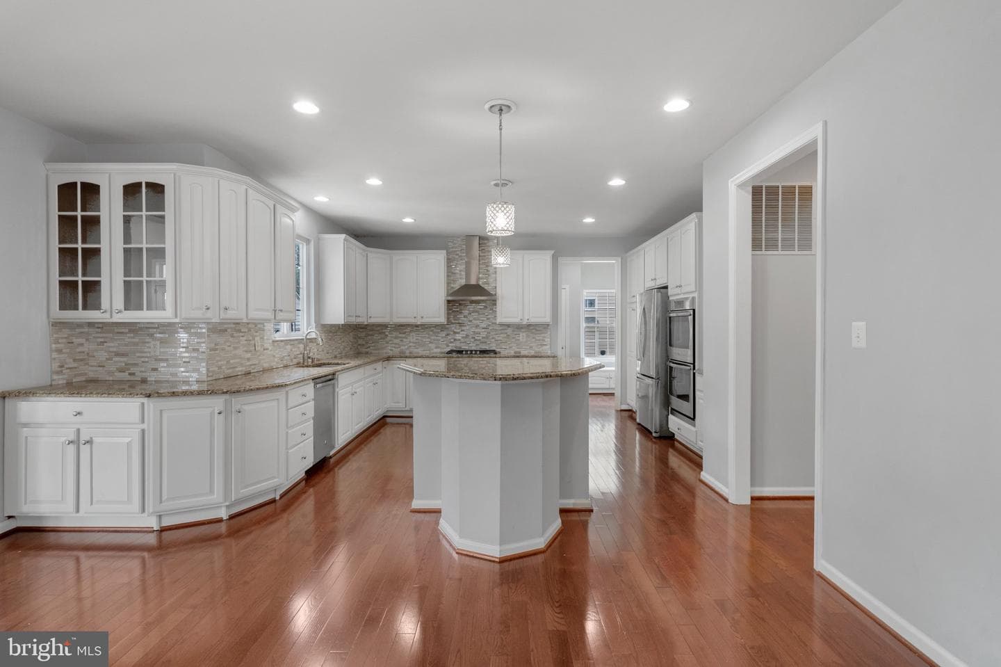 1815 Granby Way photo 2