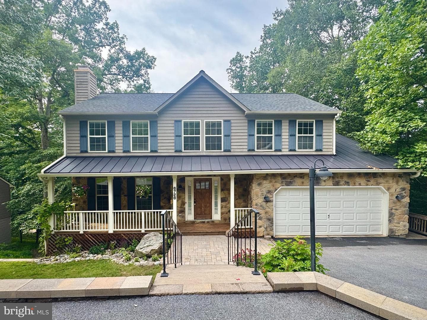 6728 Oakridge Road photo 1