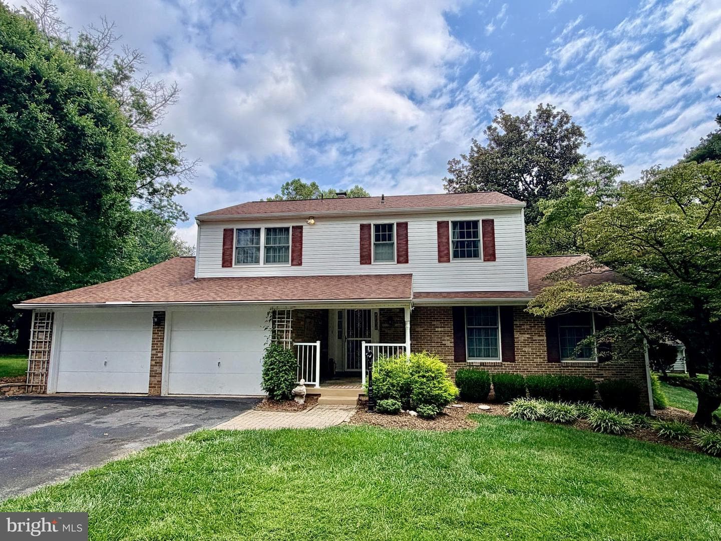 7405 Hillside Drive photo 1