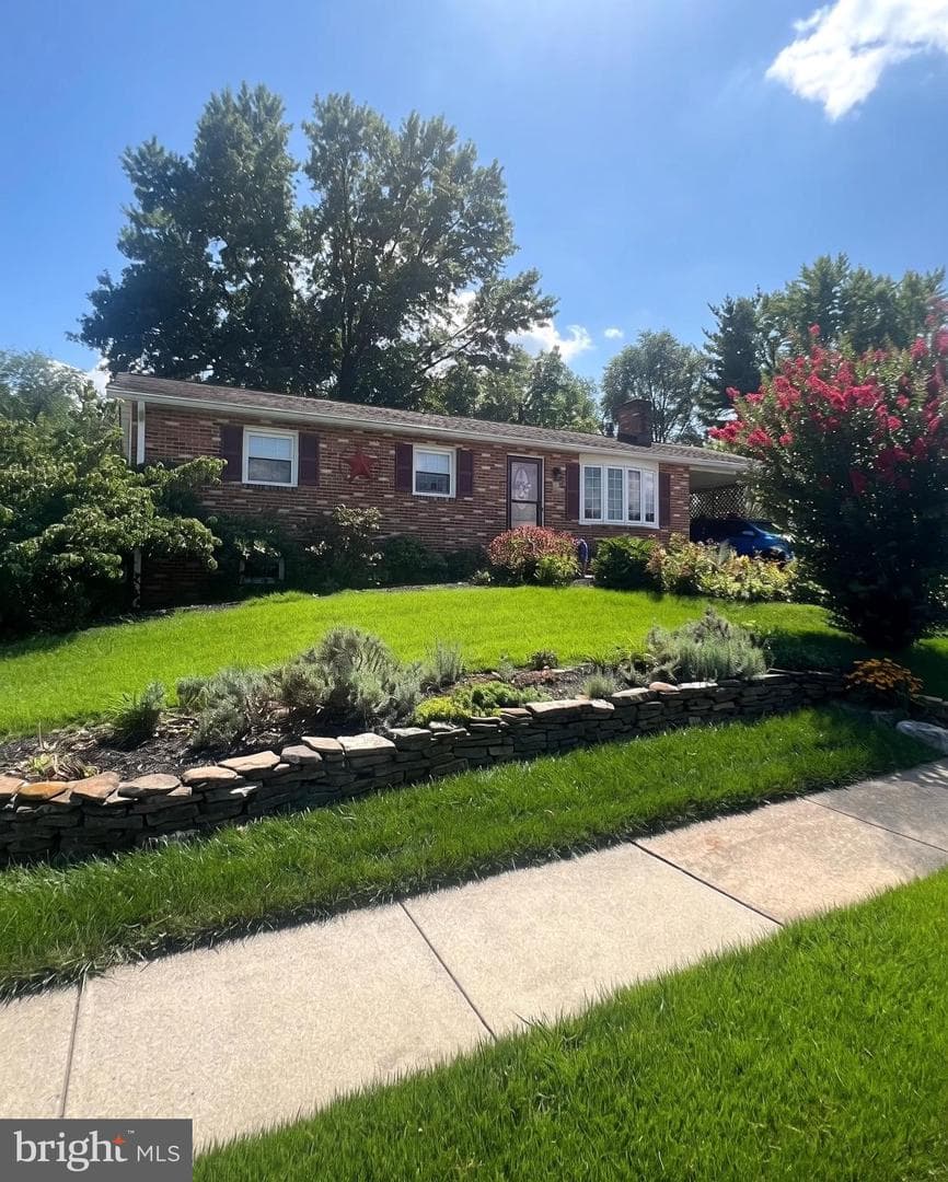 216 Glade Boulevard photo 1