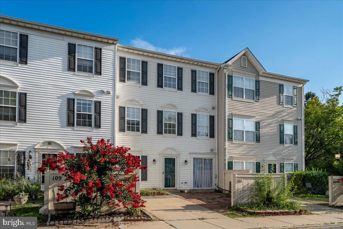 111 Boxgrove Way photo 1
