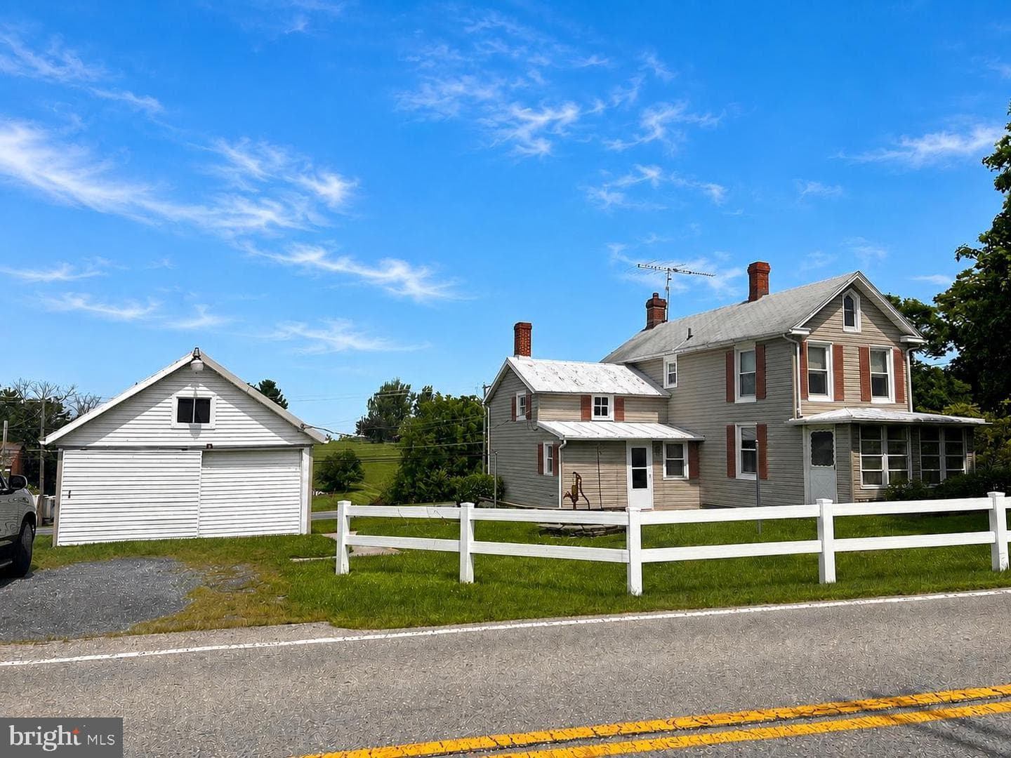 9914 Kelly Road photo 1