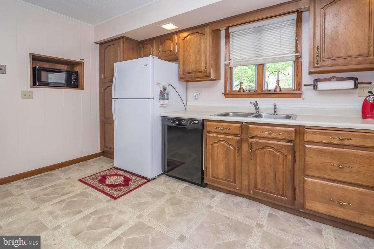 315 Coolidge Avenue photo 17