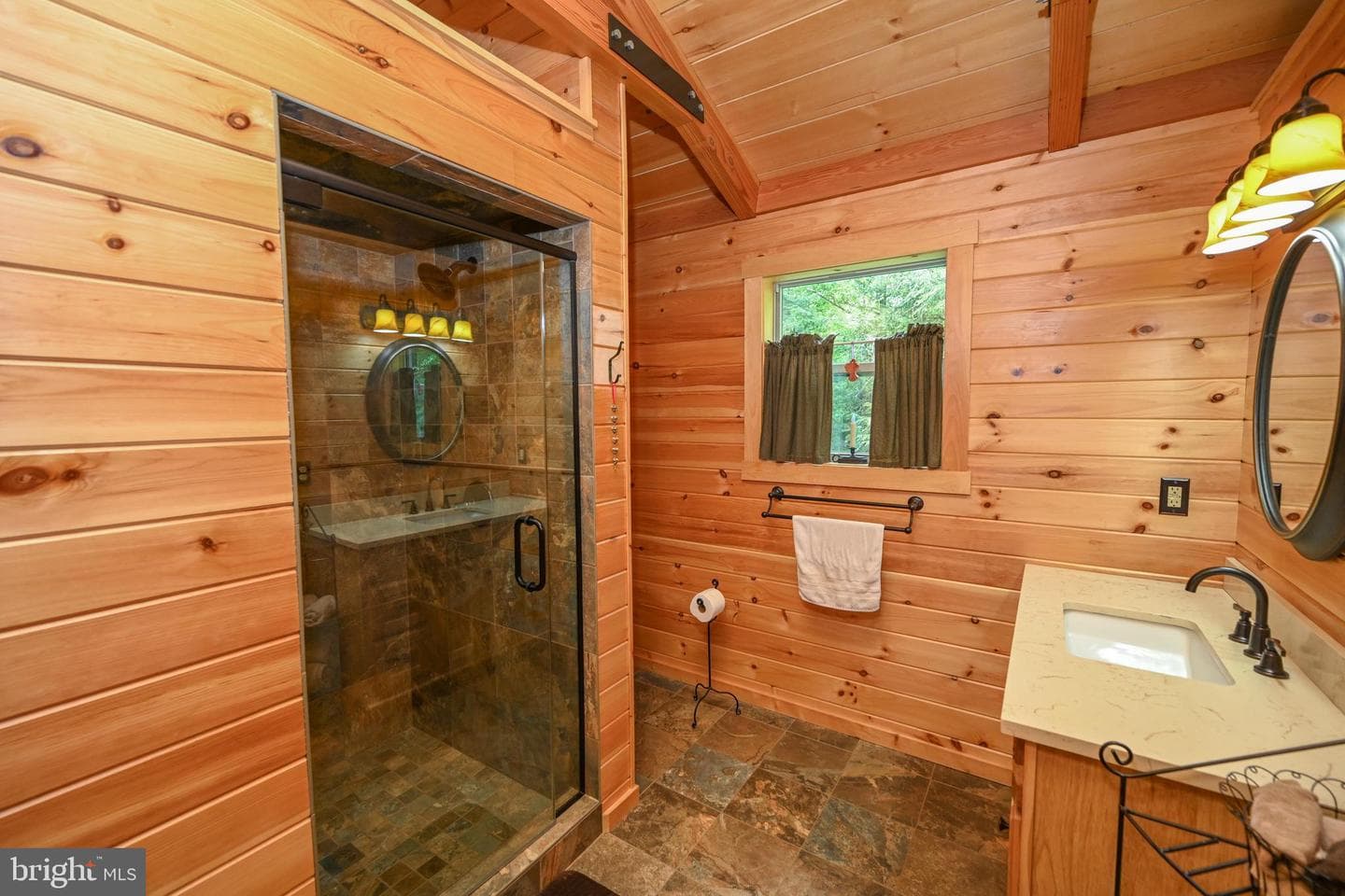 530 Hemlock Road photo 32