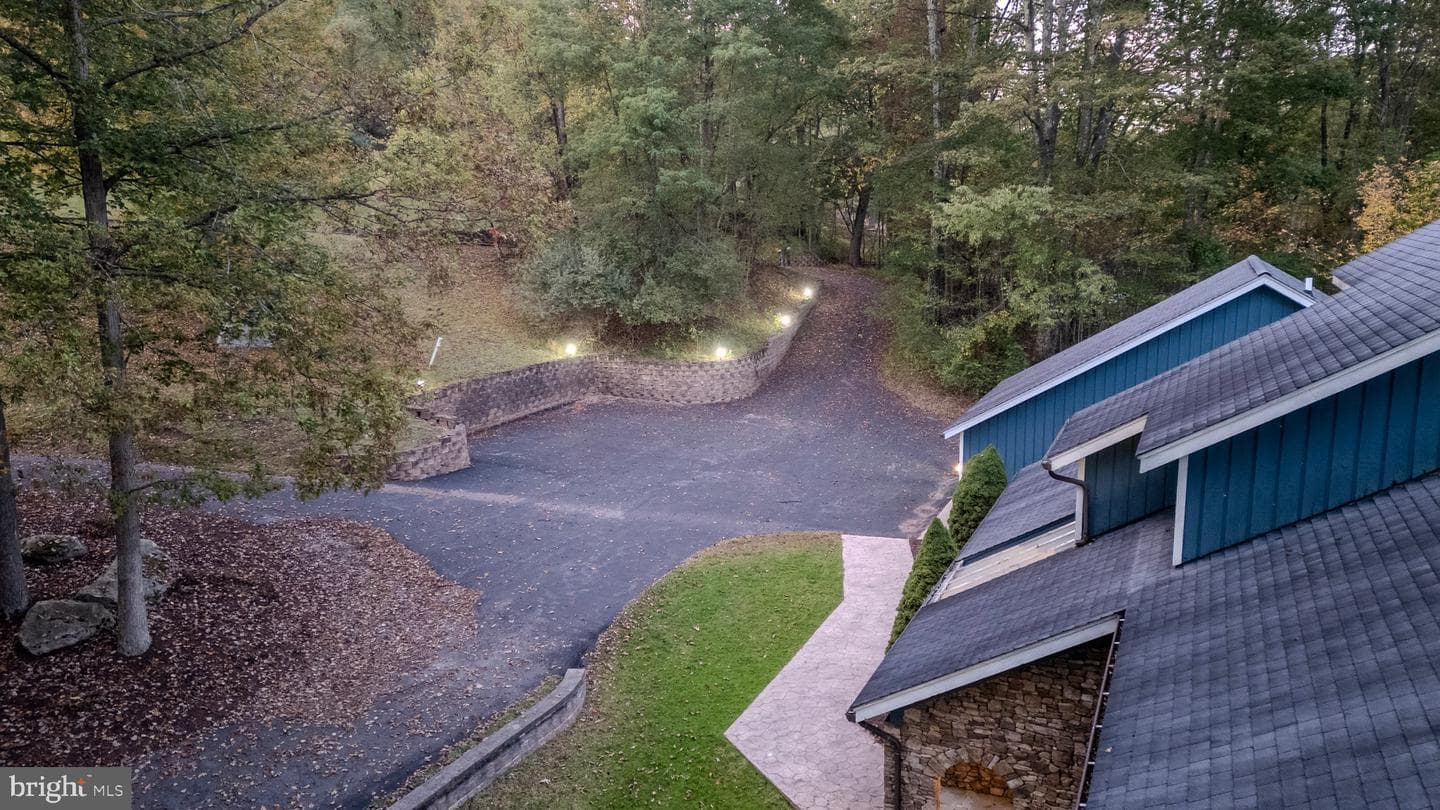 2345 Marsh Hill Road photo 2