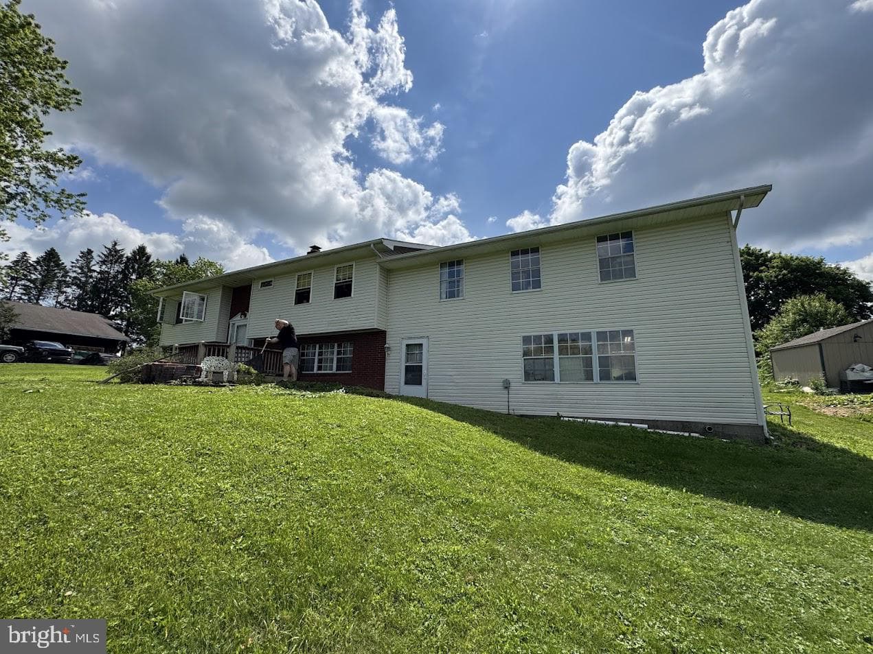 111 Knoll Crest Heights Drive photo 4