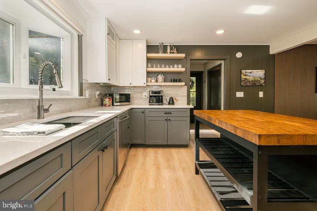1321 Marsh Hill Road photo 5