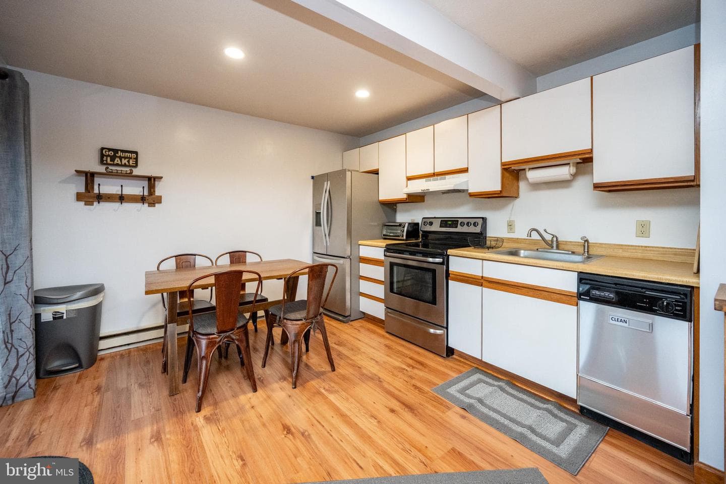 181 Jeffrey Lane #23a photo 4