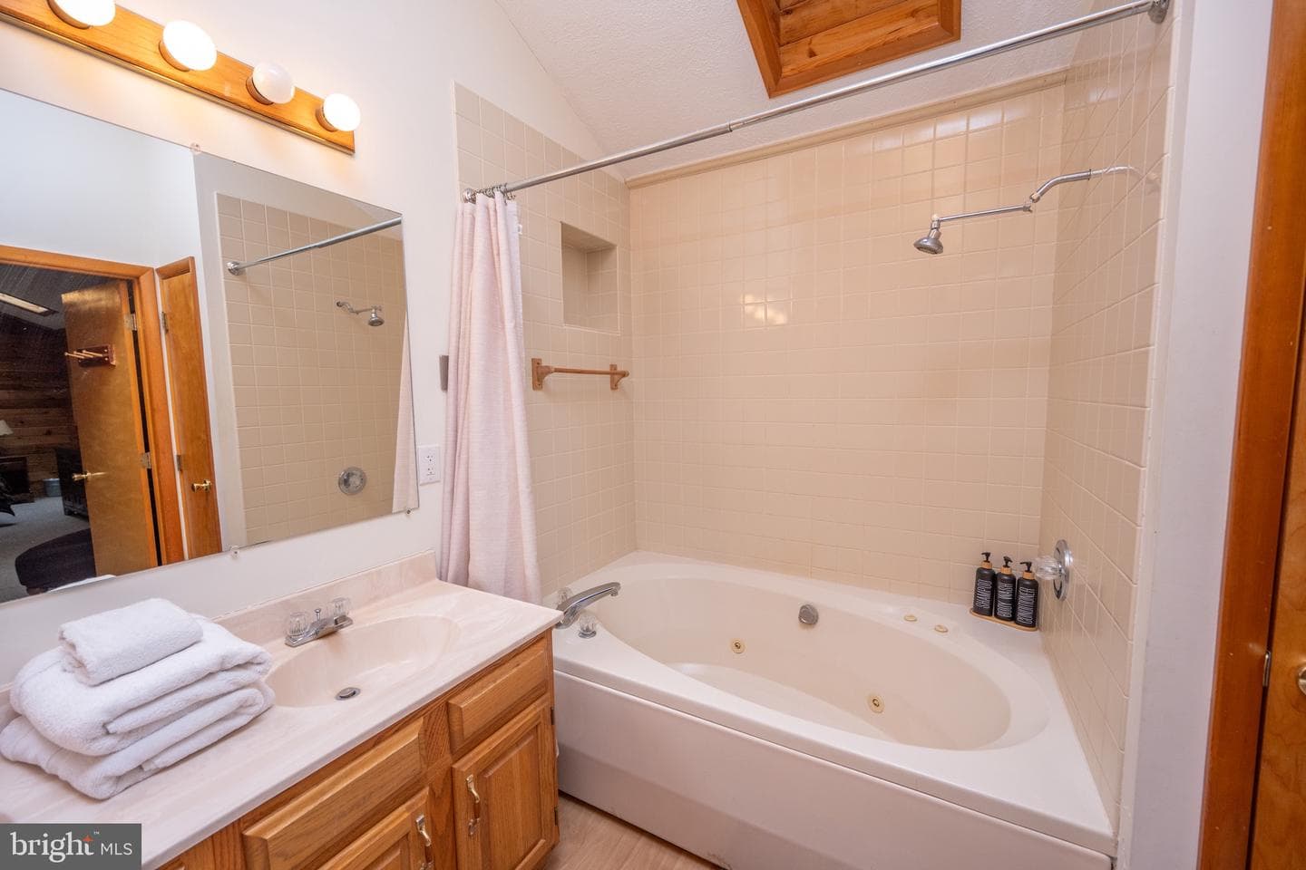 526 Gleanings Drive photo 23