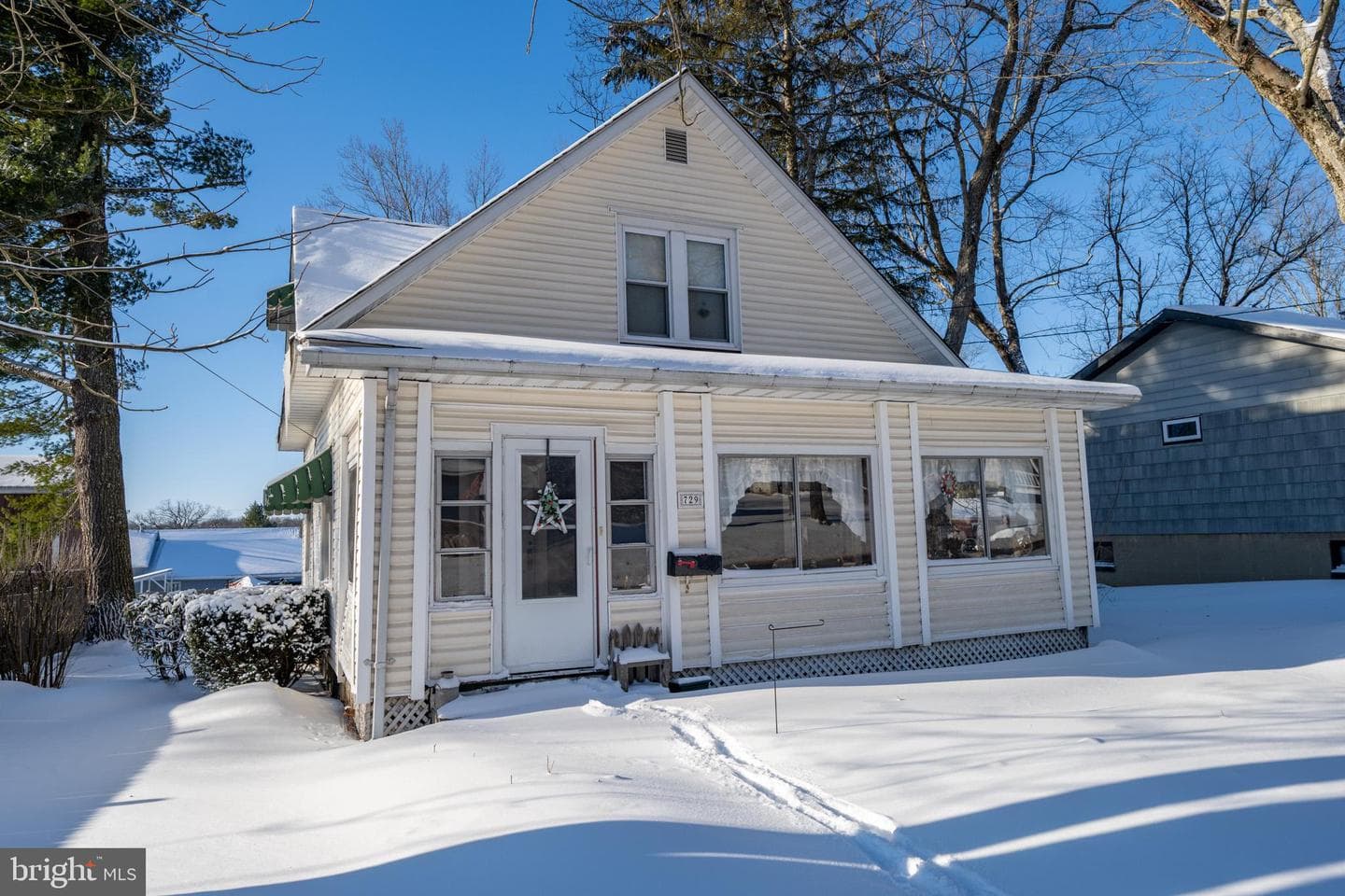 729 E Oak Street photo 34