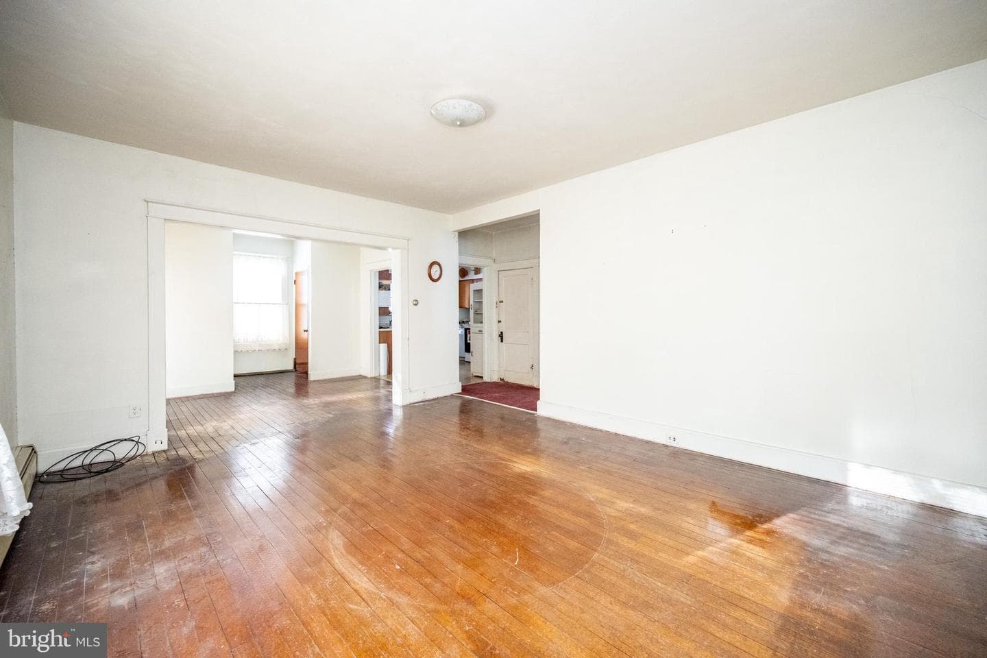 729 E Oak Street photo 4