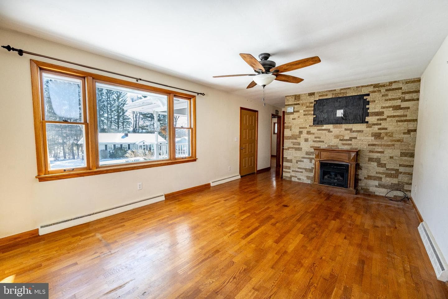 127 S Oakhall Drive photo 4